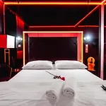 아우라 디자인&가든 풀 3* 프라하