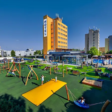 Otel Aura Design & Garden Pool