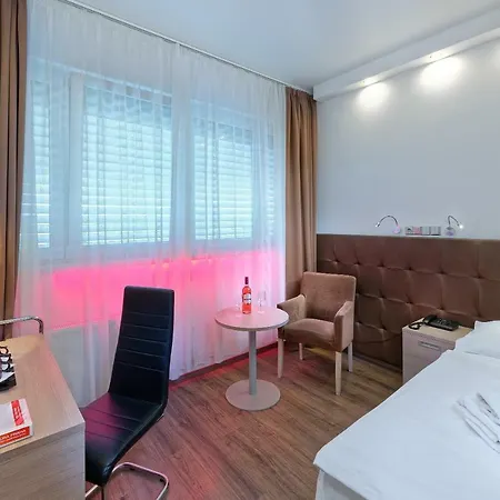 Отель Aura Design & Garden Pool 3*