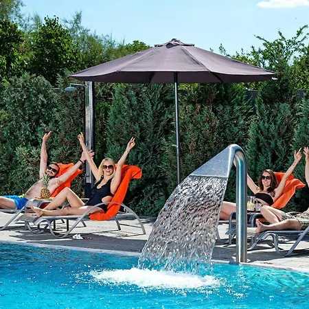 Aura Design & Garden Pool Отель 3*