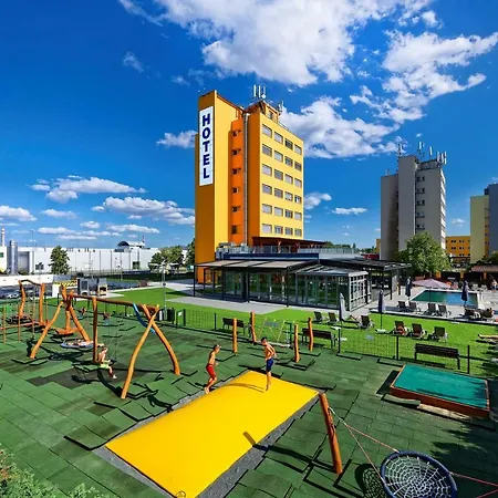 Отель Aura Design & Garden Pool 3*