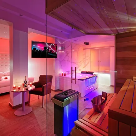 Отель Aura Design & Garden Pool