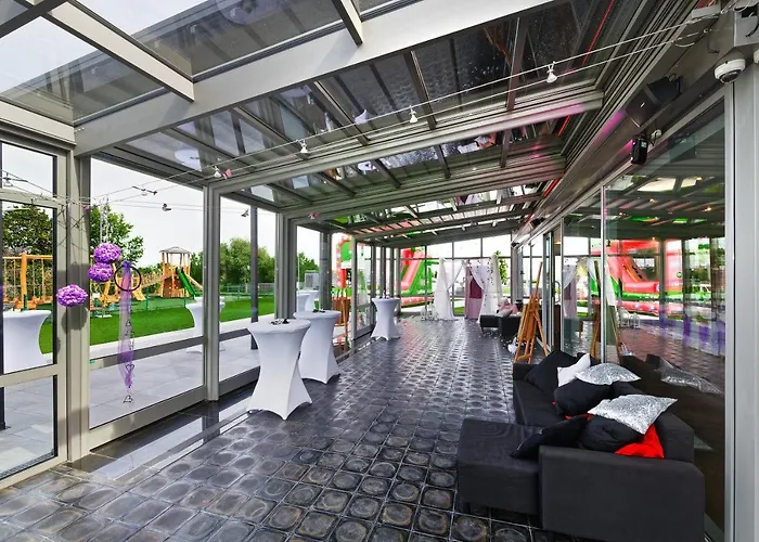 Aura Design & Garden Pool 3* Prag