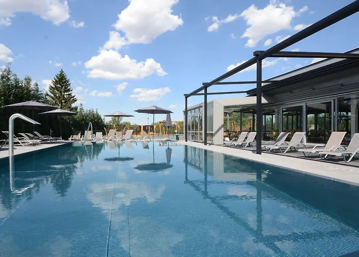 Otel Aura Design & Garden Pool Prag