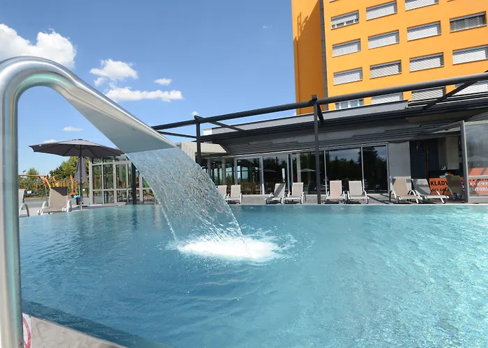 Aura Design & Garden Pool Otel 3*