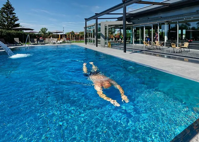 Otel Aura Design & Garden Pool 3*