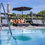Hotel Aura Design & Garden Pool