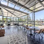 Aura Design & Garden Pool فندق 3*