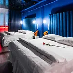 Aura Design & Garden Pool Hotel Prag