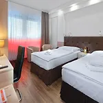 Hotel Aura Design & Garden Pool