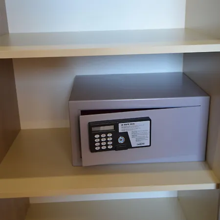 ホテル Aura Design & Garden Pool 3*