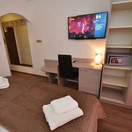 Aura Design & Garden Pool