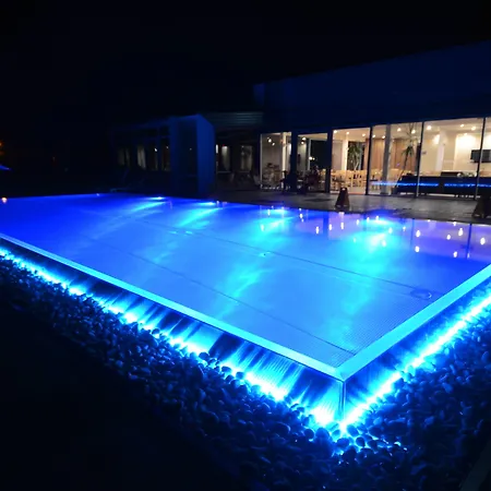 ホテル Aura Design & Garden Pool