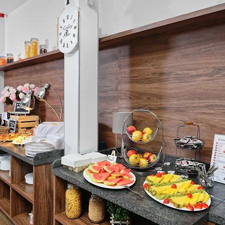 Hotel Aura Design & Garden Pool 3*