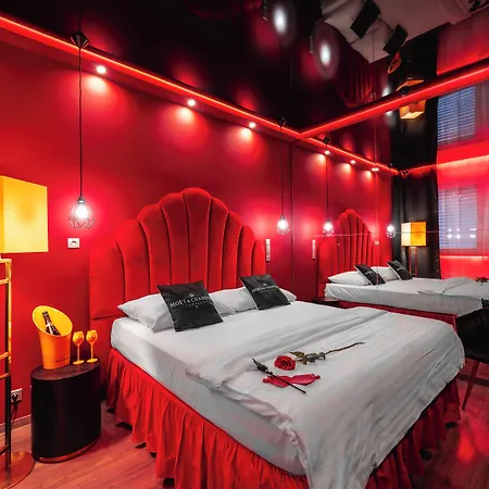 Aura Design & Garden Pool 3* プラハ