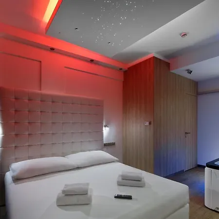 Aura Design & Garden Pool Hotel Praga