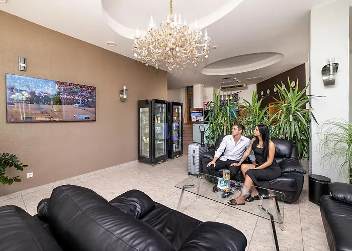 Hotel Aura Design & Garden Pool 3*