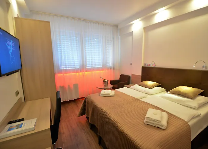 Aura Design & Garden Pool 3* Prag