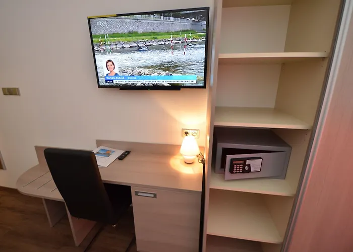 Aura Design & Garden Pool 3* Prag