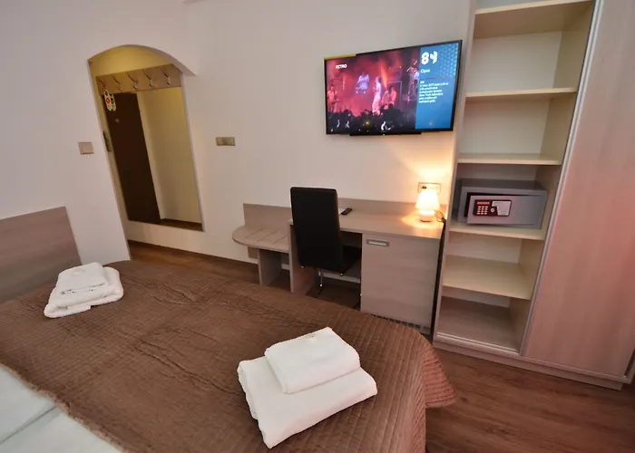 Aura Design & Garden Pool