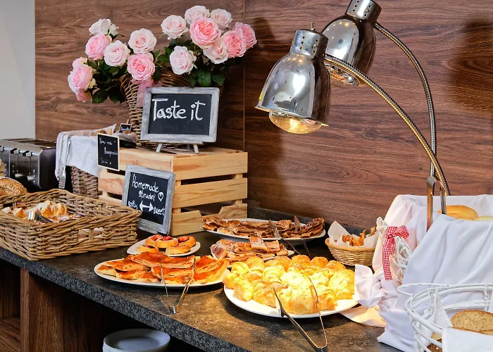 Aura Design & Garden Pool