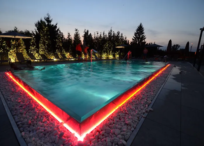 Aura Design & Garden Pool Szálloda 3*
